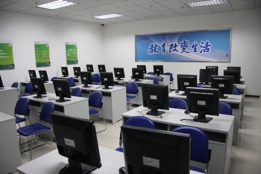 南充學軟件的學校及計算機網絡開發與服務專業詳解